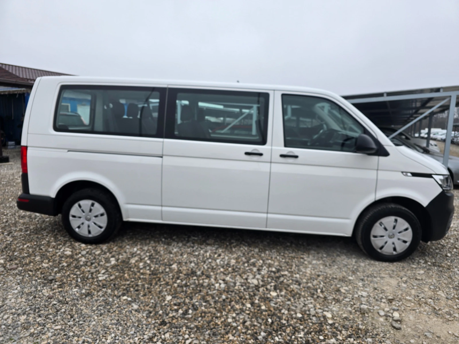 VW Transporter 2.0 TDI 110кс 8+ 1МЕСТА РЕАЛНИ КИЛОМЕТРИ ДЪЛГА БАЗ, снимка 6 - Бусове и автобуси - 53791650