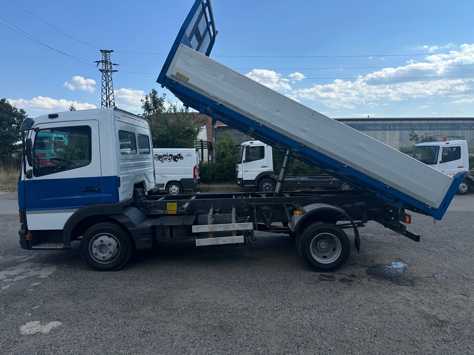 Mercedes-Benz Atego 818* Климатик* 4.50м.* Тристранен самосвал, снимка 6 - Камиони - 55465210