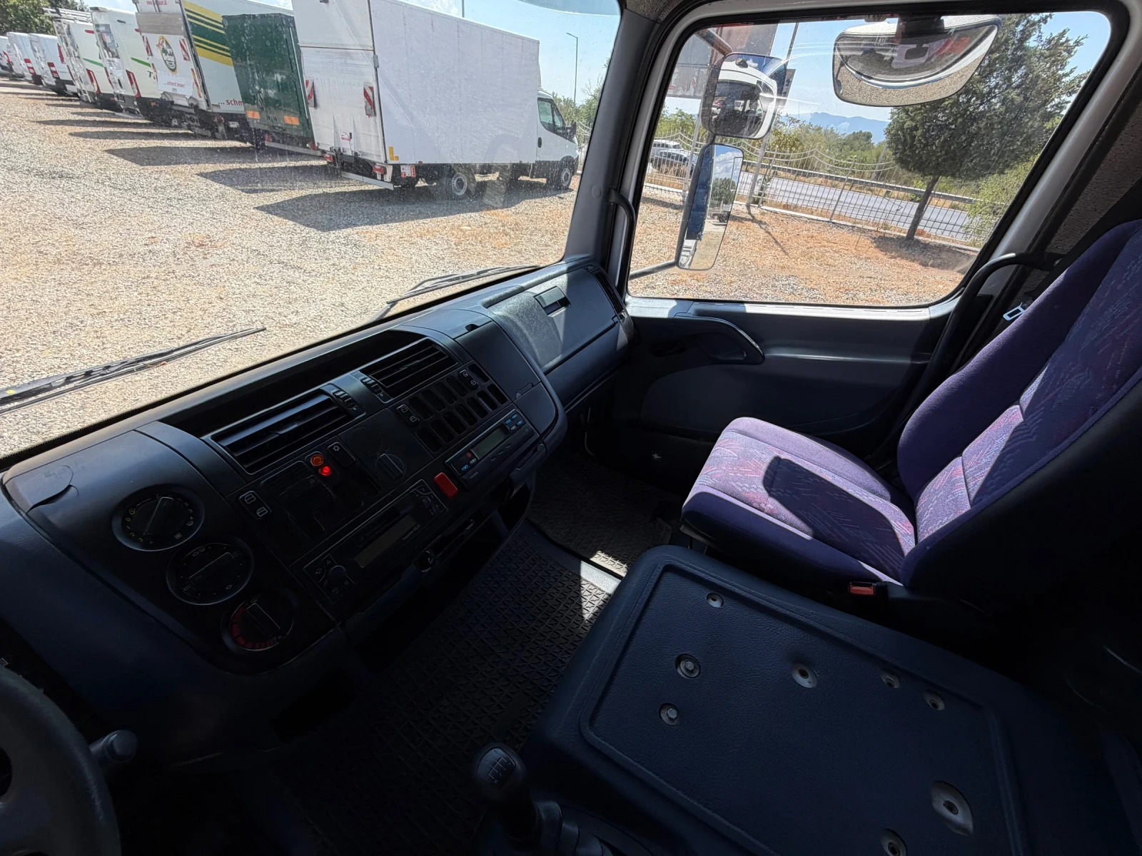 Mercedes-Benz Atego 818* Климатик* 4.50м.* Тристранен самосвал, снимка 14 - Камиони - 55465210