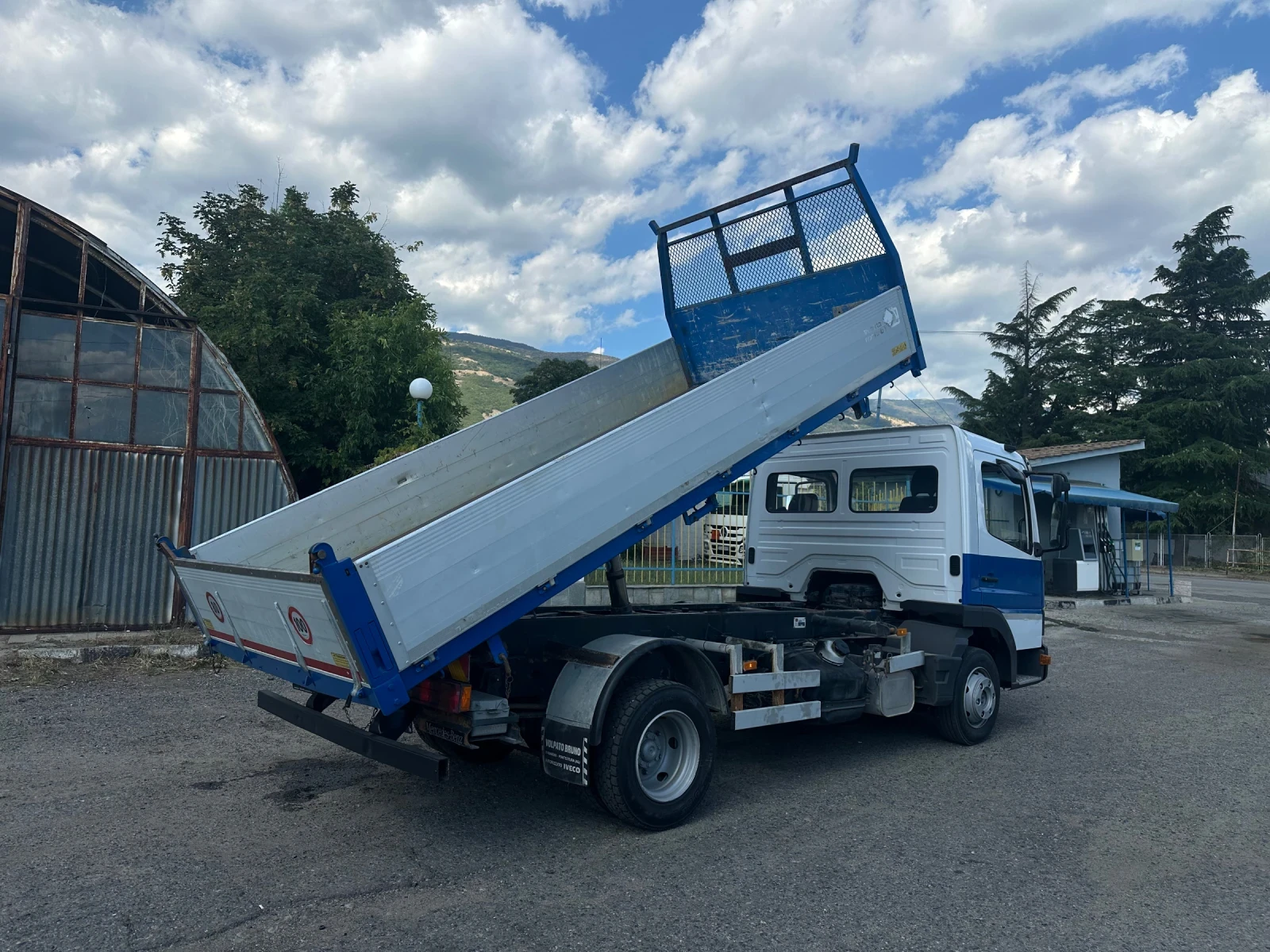 Mercedes-Benz Atego 818* Климатик* 4.50м.* Тристранен самосвал, снимка 4 - Камиони - 55465210