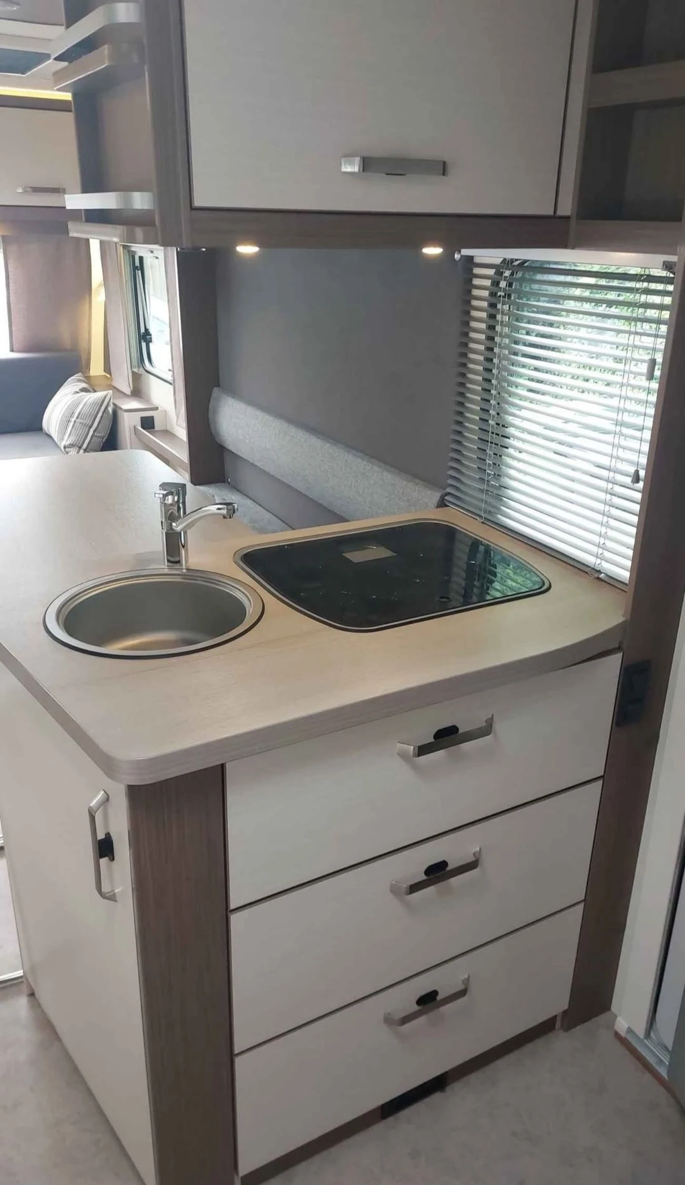 �������� Knaus Lifestyle 550 | Mobile.bg � ����������� 7