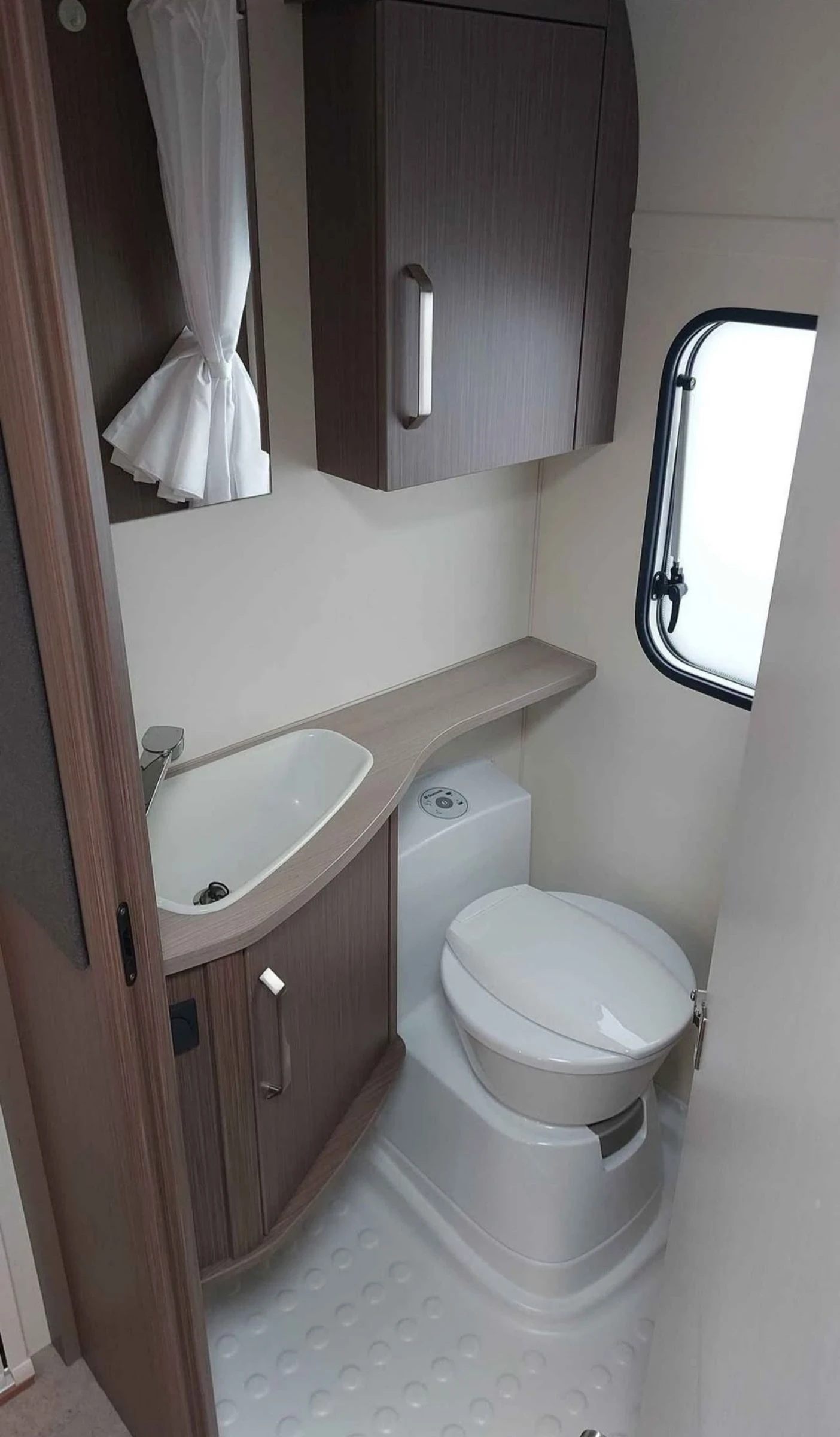 �������� Knaus Lifestyle 550 | Mobile.bg � ����������� 10