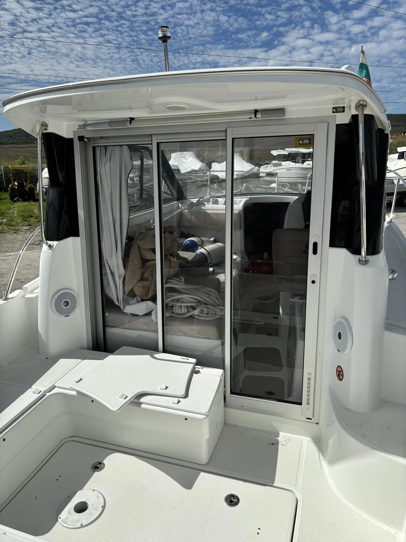 Моторна яхта Beneteau Antares 7.80 - изображение 7