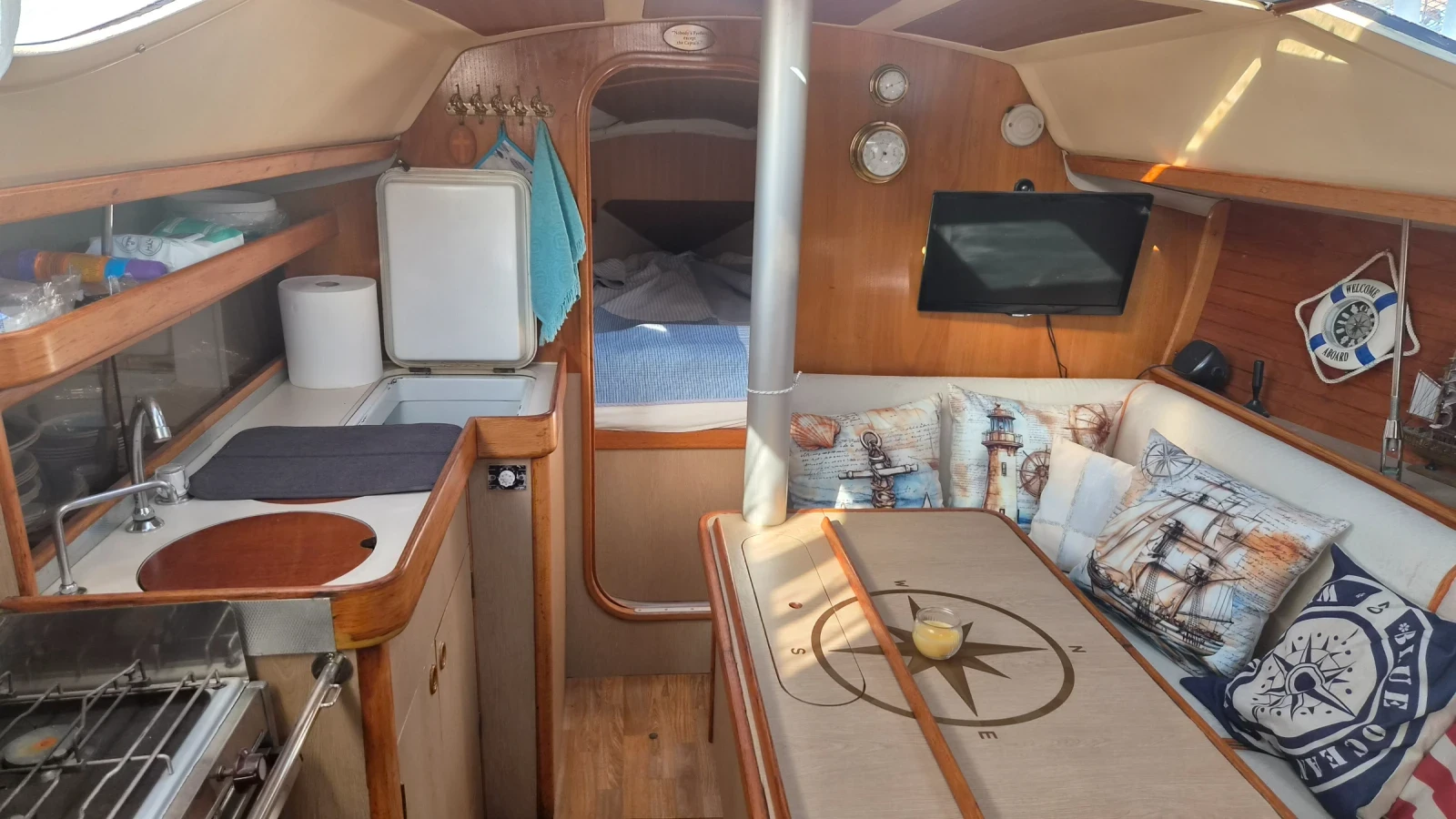 ���������� ����� Beneteau Oceanis 320 | Mobile.bg � ����������� 9