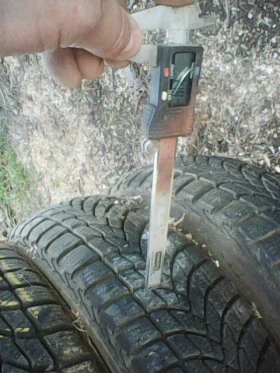 Гуми Зимни 165/65R14, снимка 8