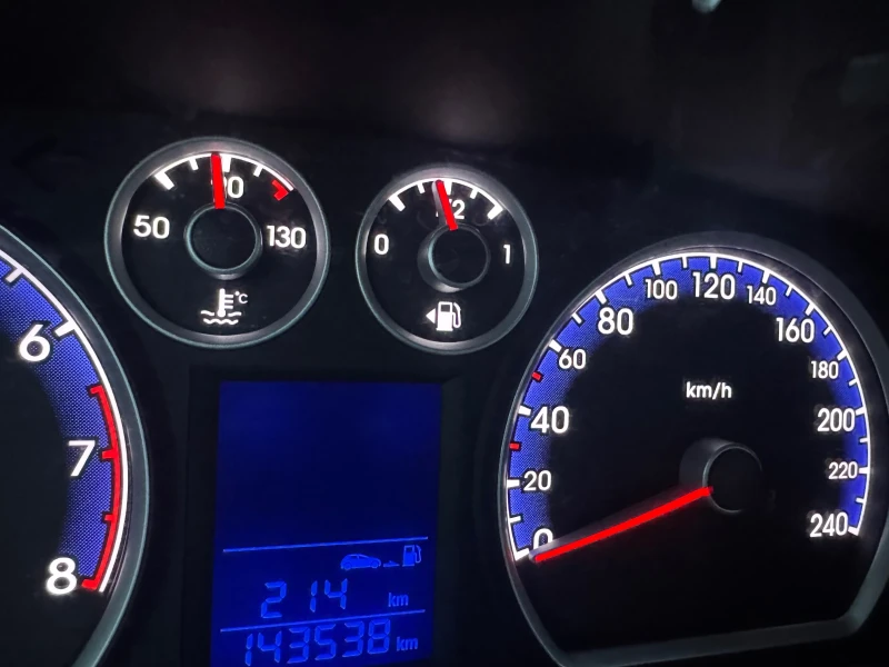 Hyundai I30 1.4i KLIMA 143000km. FACELIFT , снимка 16 - Автомобили и джипове - 52733513