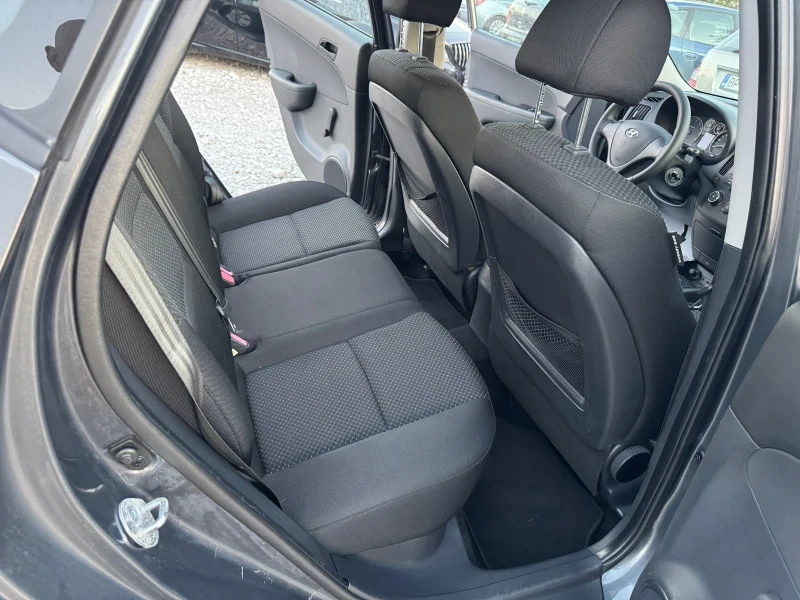 Hyundai I30 1.4i KLIMA 143000km., снимка 11 - Автомобили и джипове - 52402212