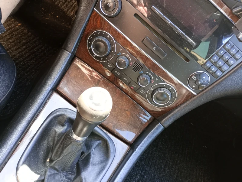 Mercedes-Benz 200, снимка 8 - Автомобили и джипове - 52636616