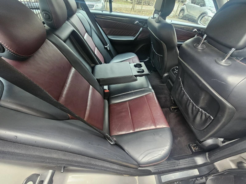 Mercedes-Benz C 320 C 320 4matic, снимка 10 - Автомобили и джипове - 53268953