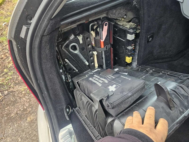 Mercedes-Benz C 320 C 320 4matic, снимка 5 - Автомобили и джипове - 53268953