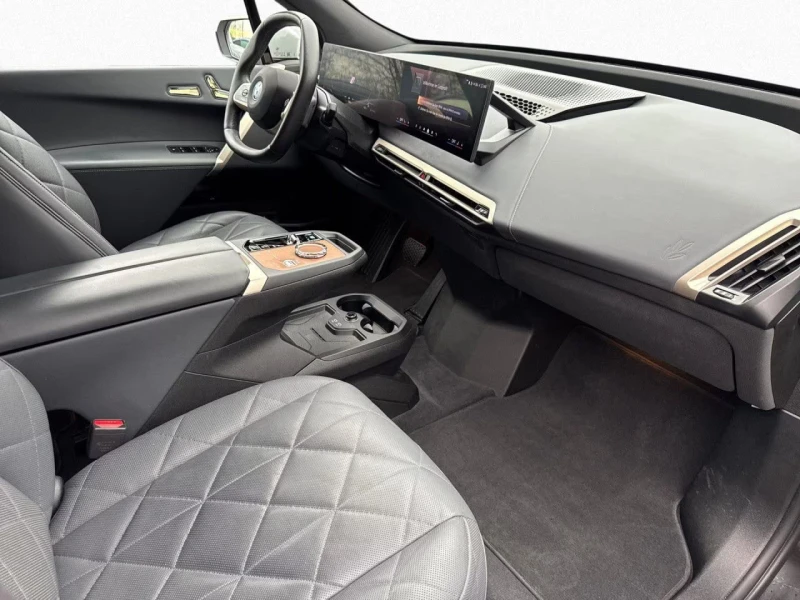 BMW iX xDrive40/326HP/PANO/HUD/LASER/360/NAVI/766g, снимка 11 - Автомобили и джипове - 53381733