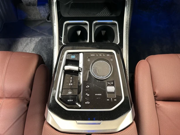 BMW i7 M70 xDrive = Shadow Line = Гаранция - изображение 8