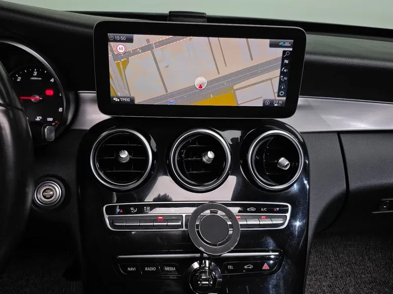 Mercedes-Benz C 180, снимка 14 - Автомобили и джипове - 52645574