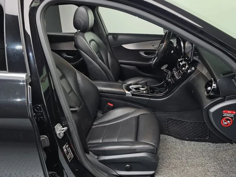 Mercedes-Benz C 180, снимка 11 - Автомобили и джипове - 52645574