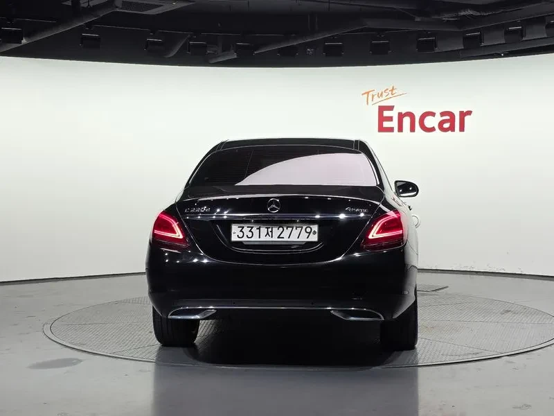 Mercedes-Benz C 180  - изображение 4