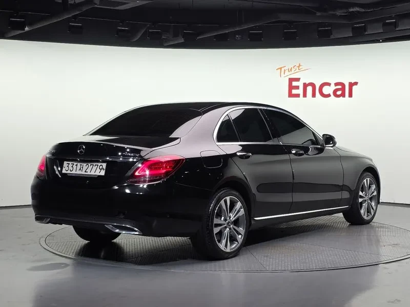 Mercedes-Benz C 180  - изображение 2