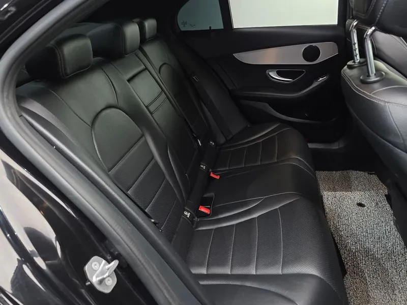 Mercedes-Benz C 180, снимка 12 - Автомобили и джипове - 52645574