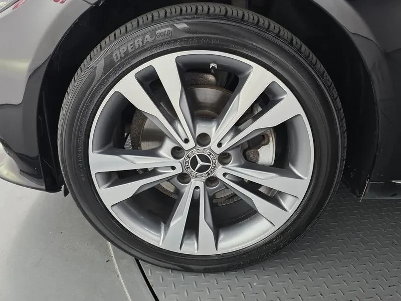 Mercedes-Benz C 180  - изображение 5