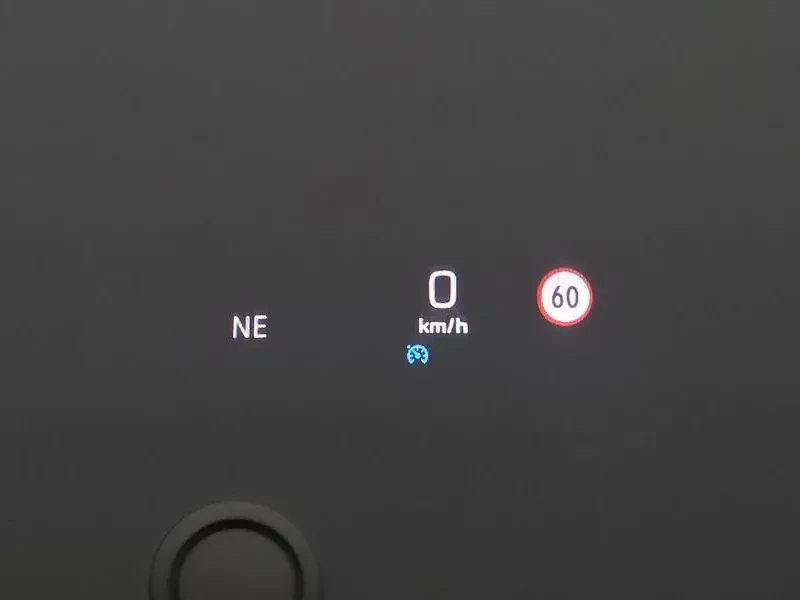 Mercedes-Benz C 180, снимка 17 - Автомобили и джипове - 52645574