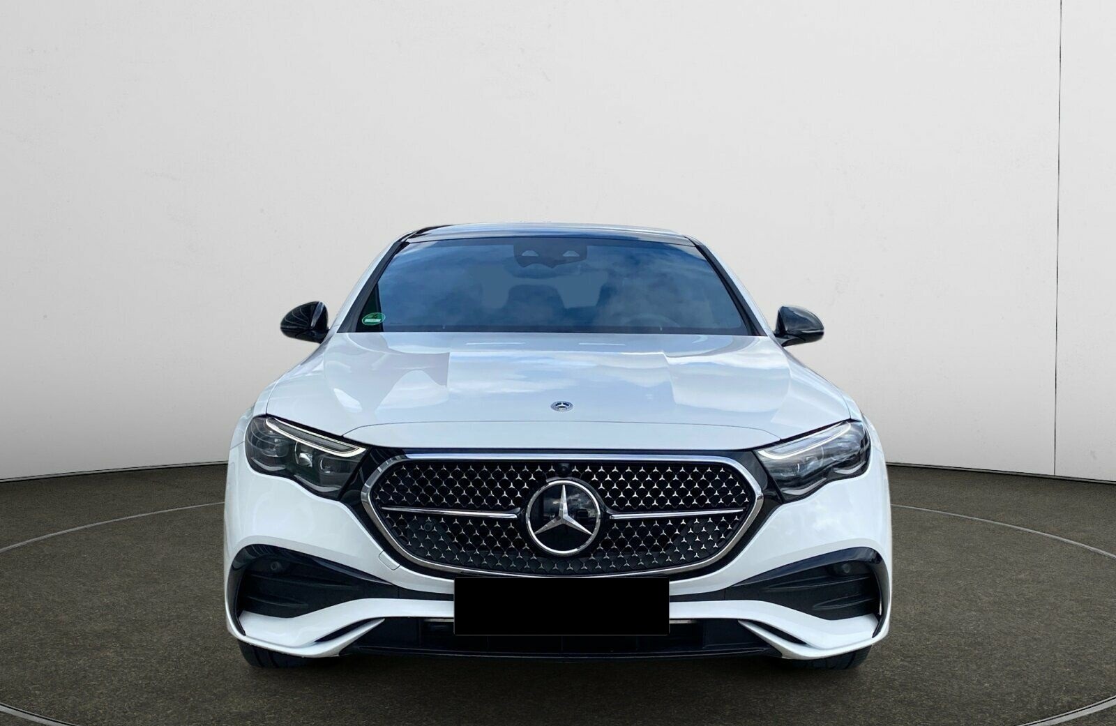 Mercedes-Benz E 300 e 4Matic = NEW MODEL= AMG Line Гаранция - изображение 1