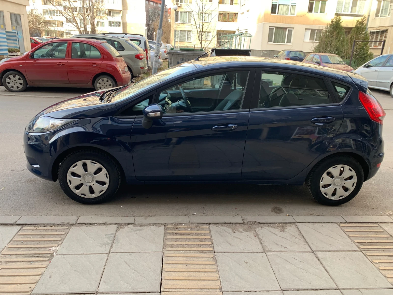 Ford Fiesta 1.25 / 82hp / Климатик / МотоПфое - изображение 2