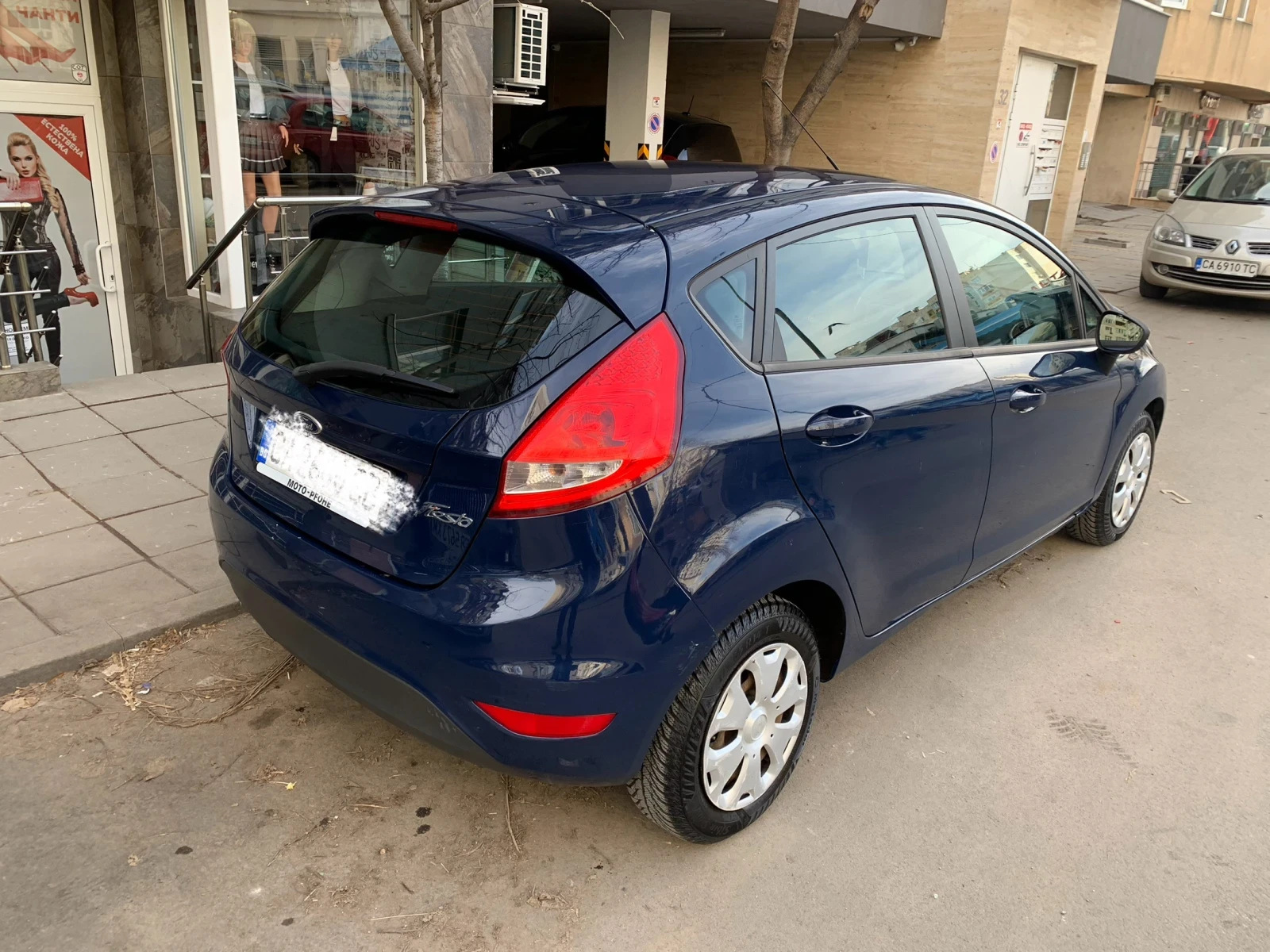 Ford Fiesta 1.25 / 82hp / Климатик / МотоПфое - изображение 4