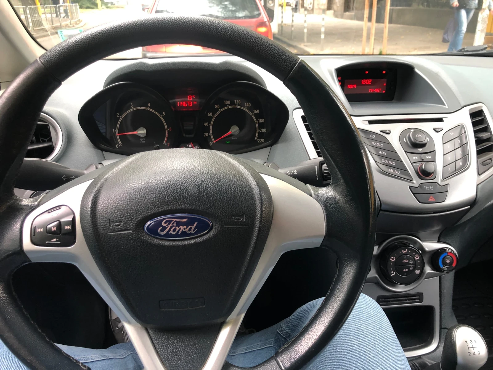 Ford Fiesta 1.25 / 82hp / Климатик / МотоПфое - изображение 10