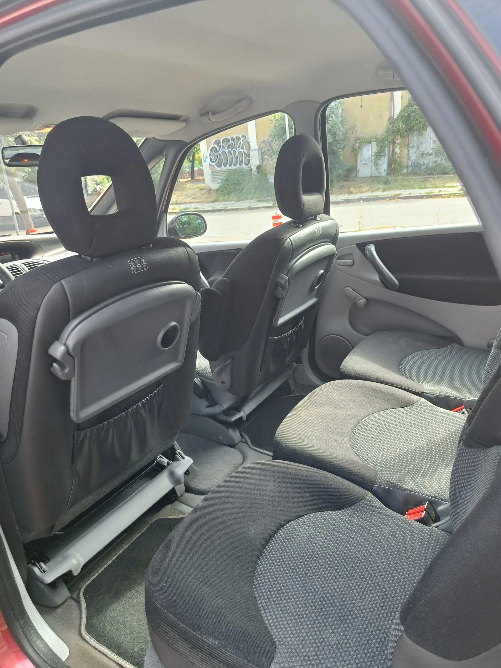 Citroen Xsara picasso 1.6 HDI - изображение 9