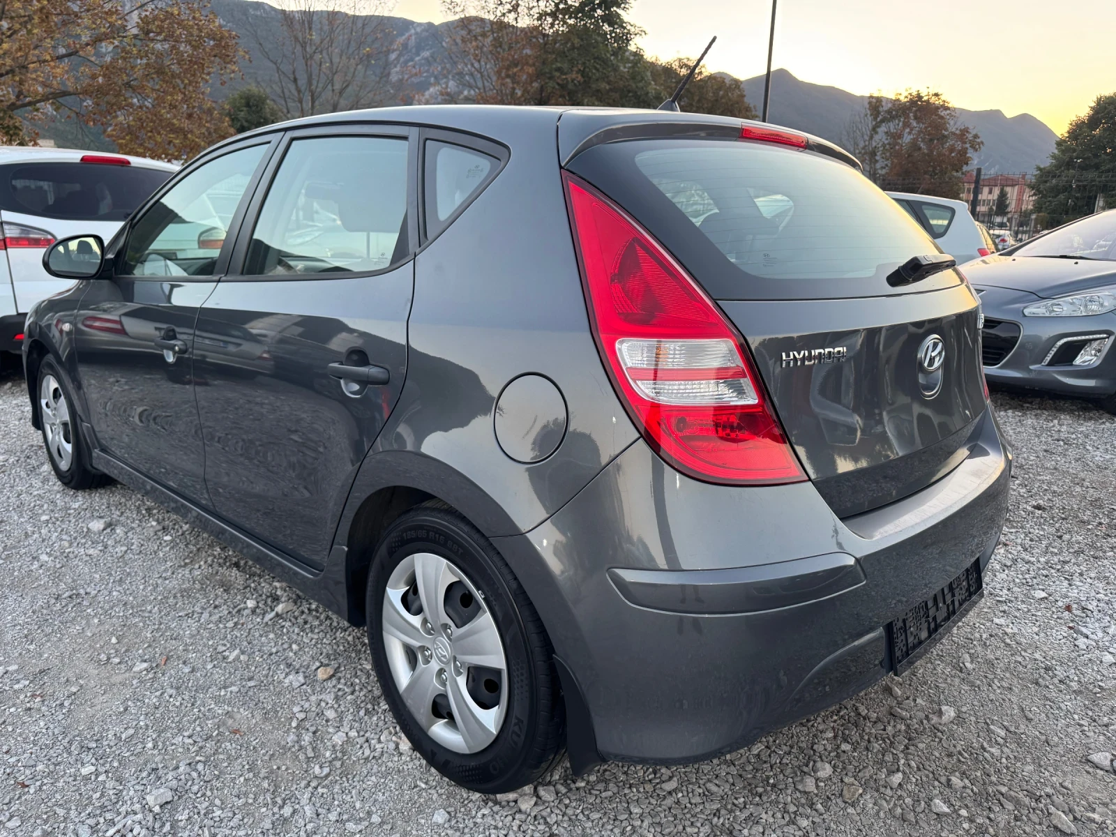 Hyundai I30 1.4i KLIMA 143000km. - изображение 5