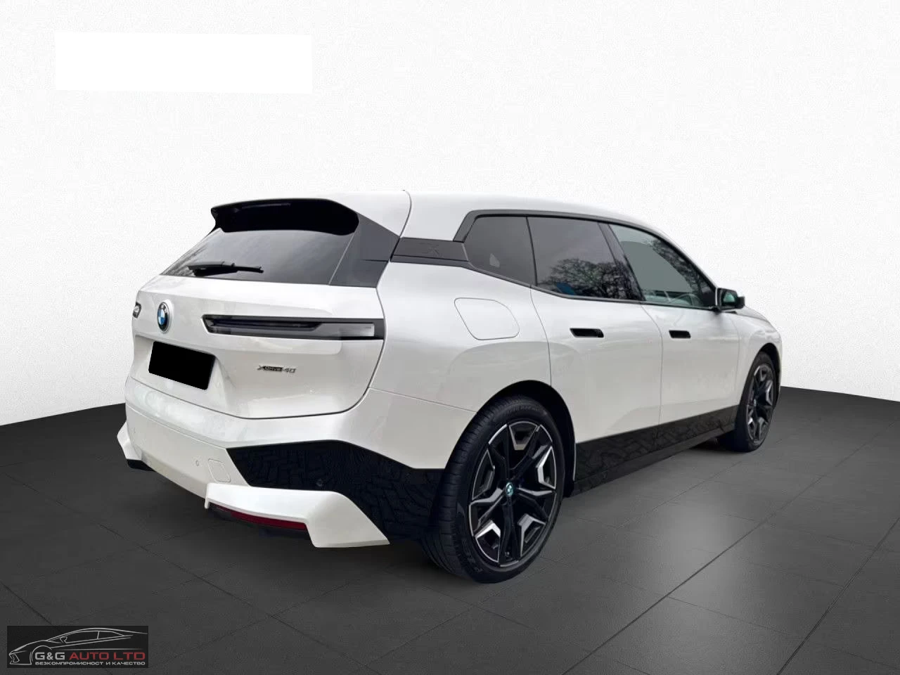 BMW iX xDrive40/326HP/PANO/HUD/LASER/360/NAVI/766g - изображение 4