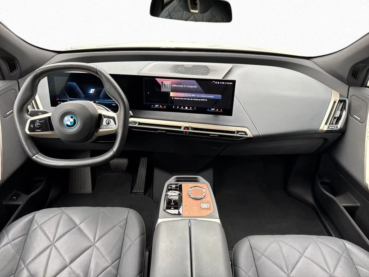 BMW iX xDrive40/326HP/PANO/HUD/LASER/360/NAVI/766g - изображение 9