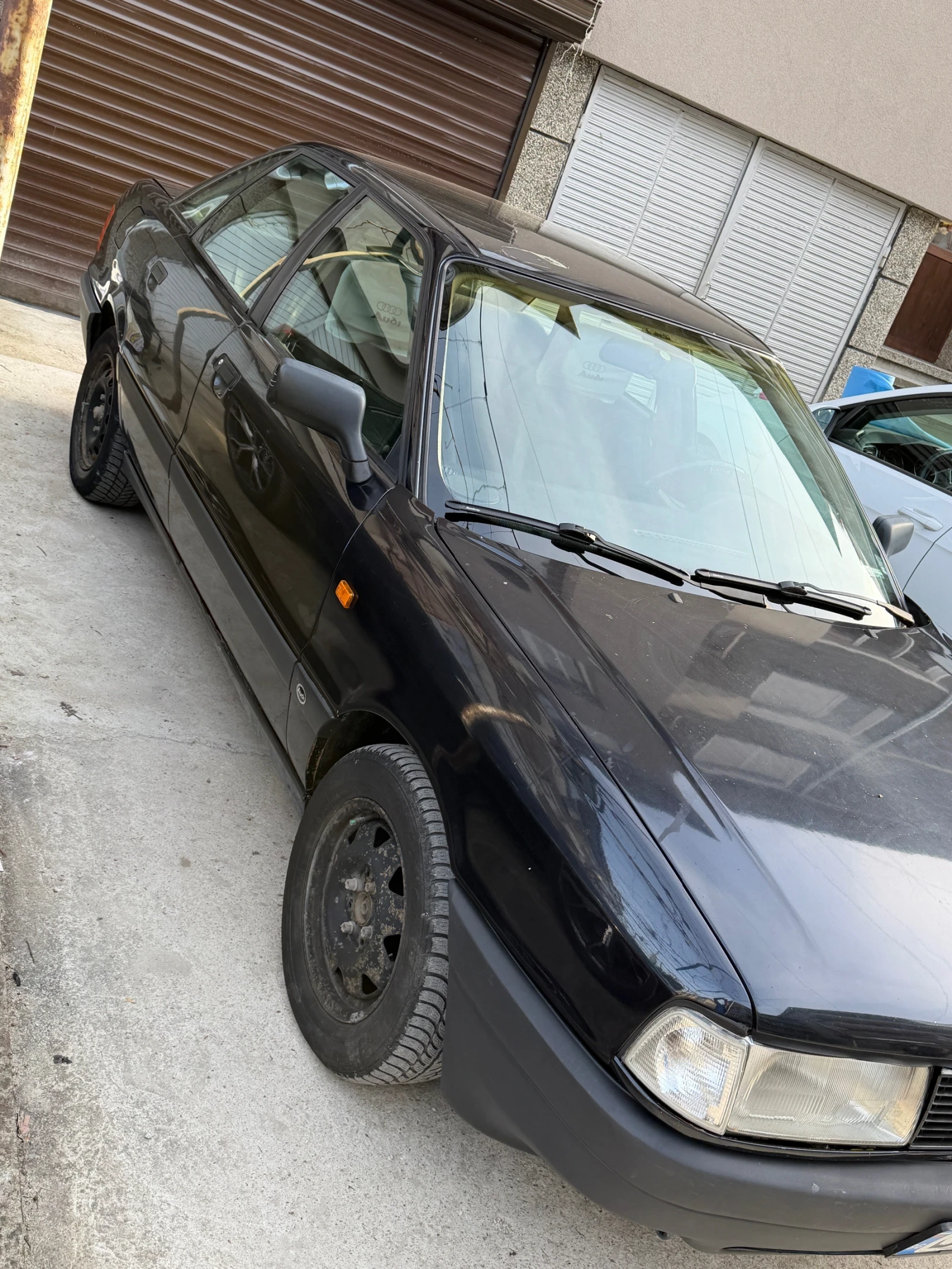 Audi 80 1.8 Газ, снимка 4 - Автомобили и джипове - 53760191