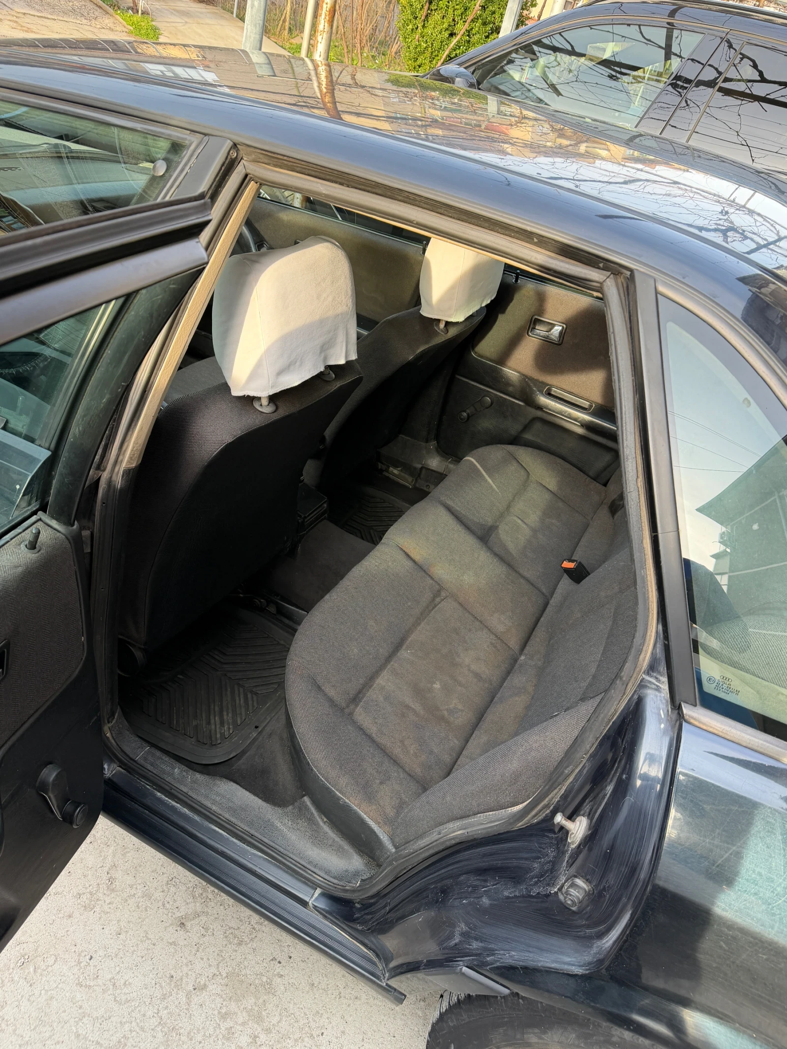 Audi 80 1.8 Газ, снимка 7 - Автомобили и джипове - 53760191