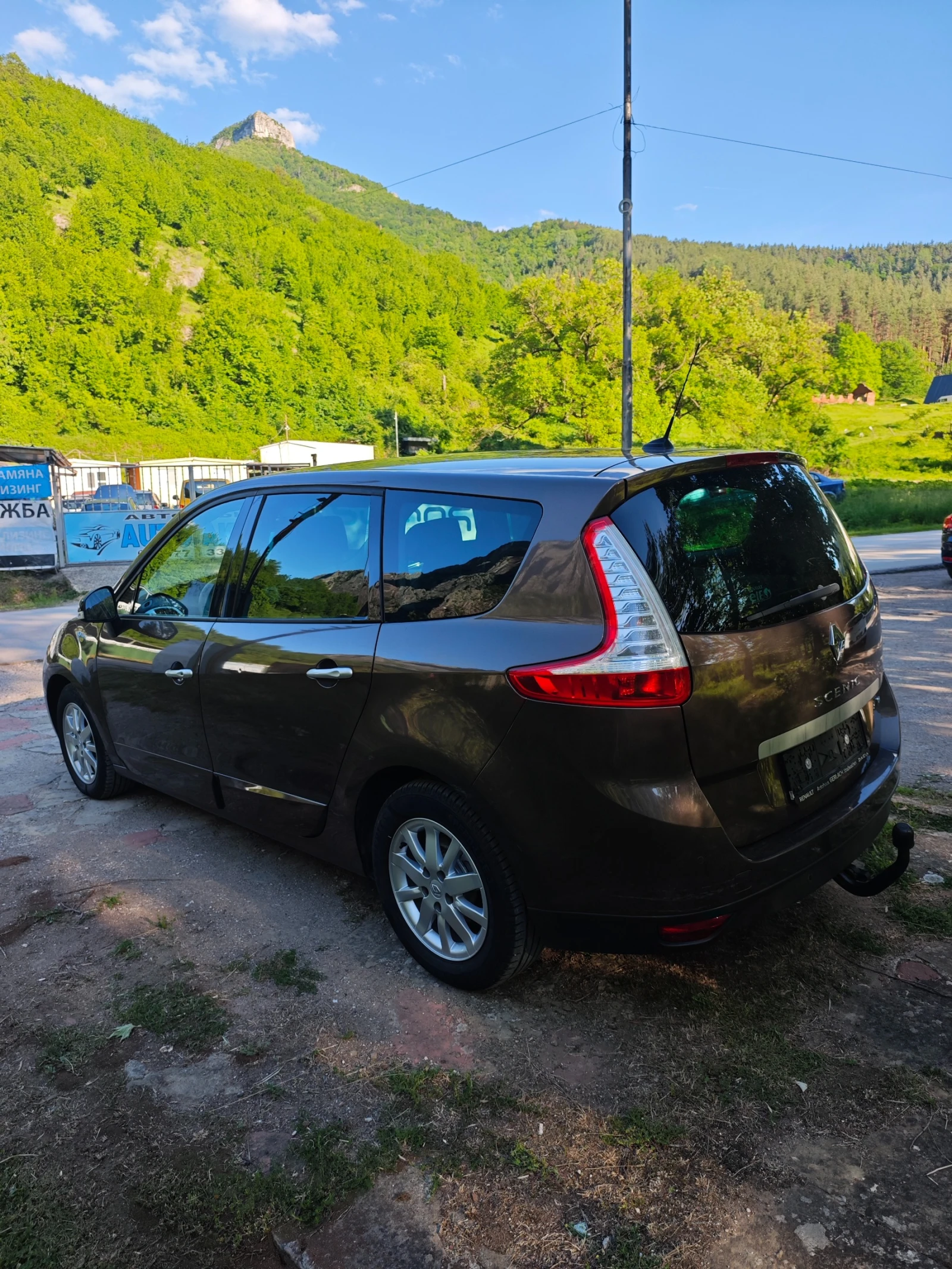 Renault Grand scenic 1.4I КАТО НОВ , снимка 6 - Автомобили и джипове - 54778380