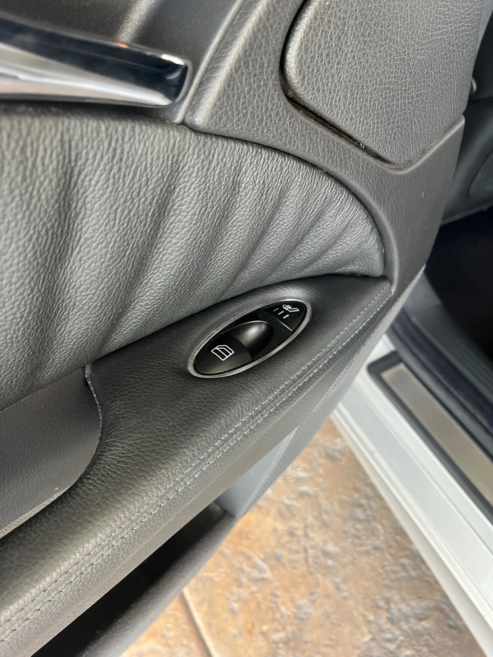 Mercedes-Benz E 320, снимка 7 - Автомобили и джипове - 54895768