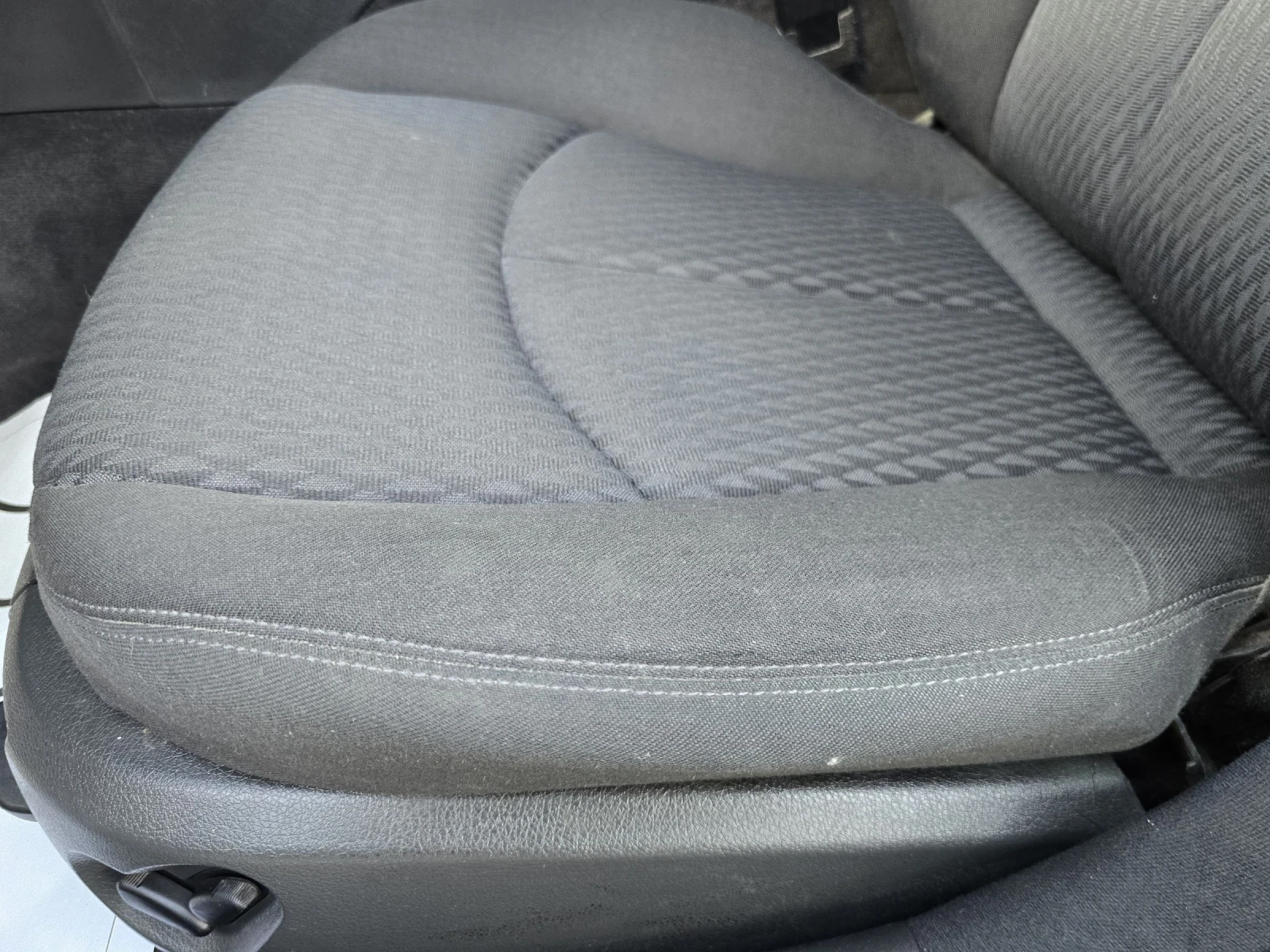 Mercedes-Benz E 200 ELEGANCE SOLAR, снимка 13 - Автомобили и джипове - 55107856