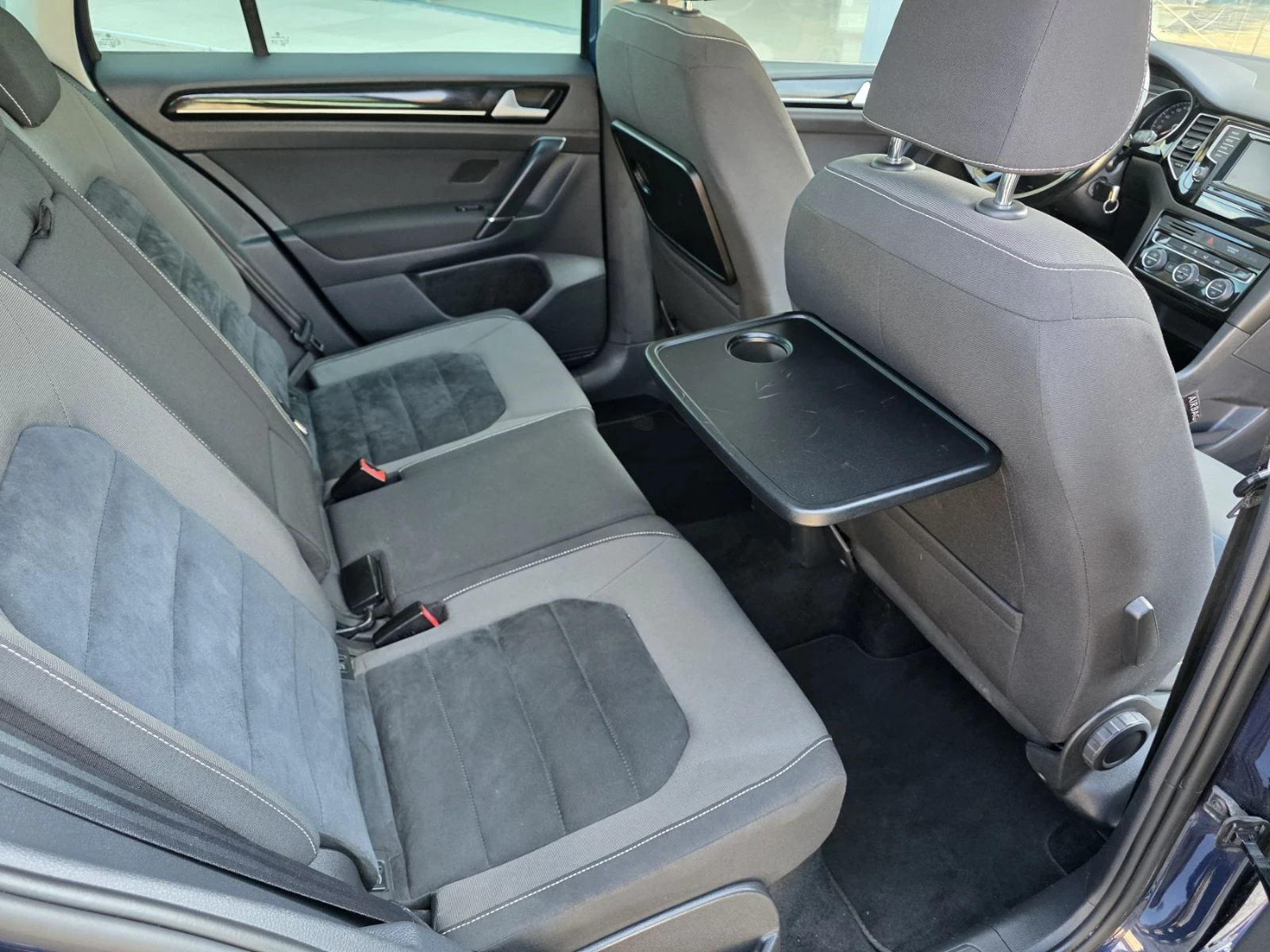 VW Sportsvan 2 TDI 150 k, снимка 10 - Автомобили и джипове - 55395935