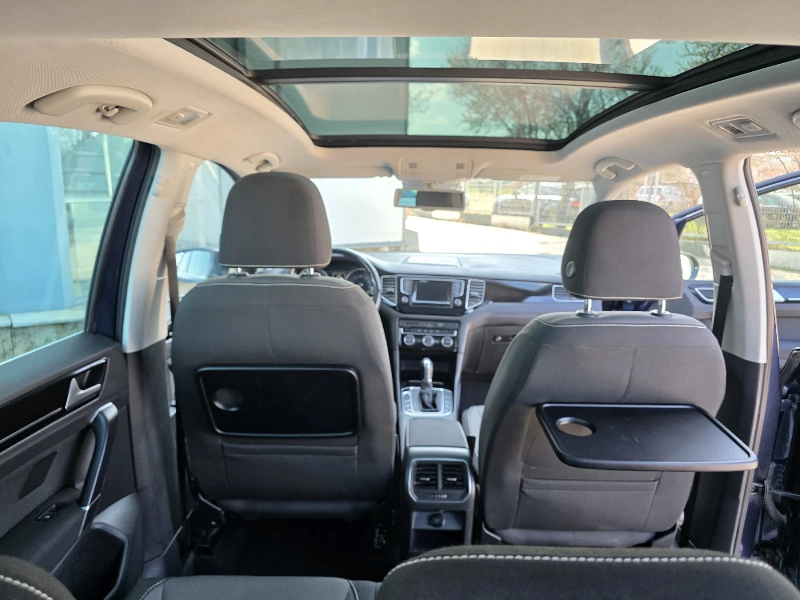 VW Sportsvan 2 TDI 150 k, снимка 8 - Автомобили и джипове - 55395935
