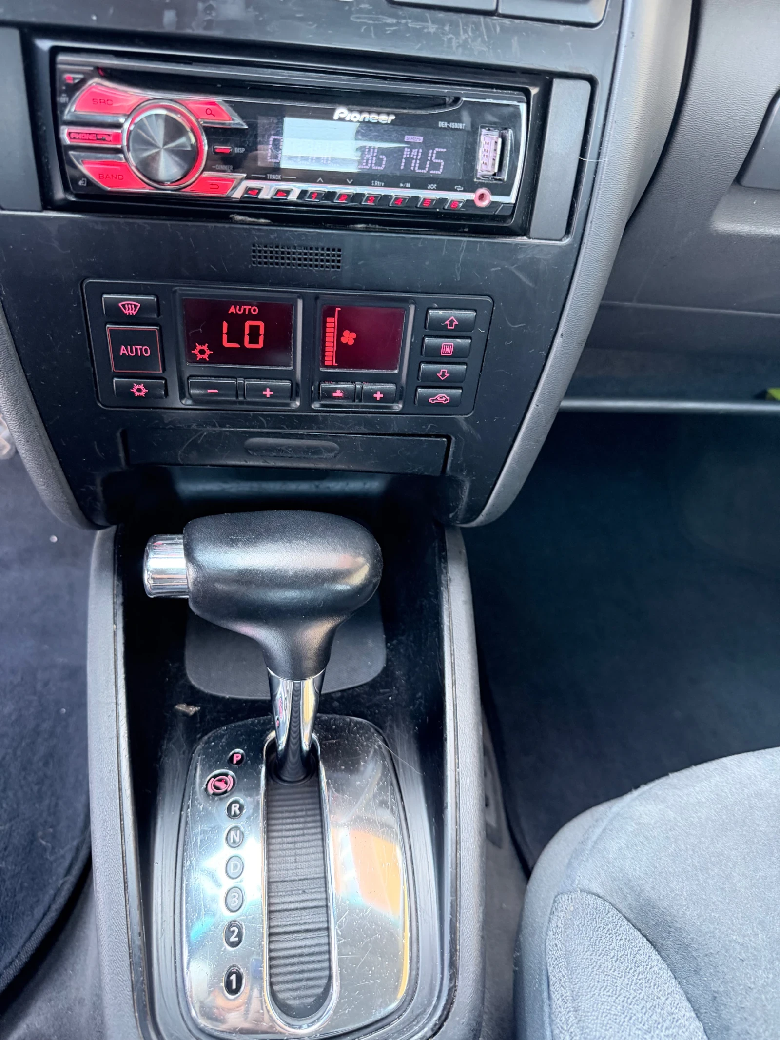 Audi A3 1, 9 ТДИ Автоматик, снимка 9 - Автомобили и джипове - 55947984
