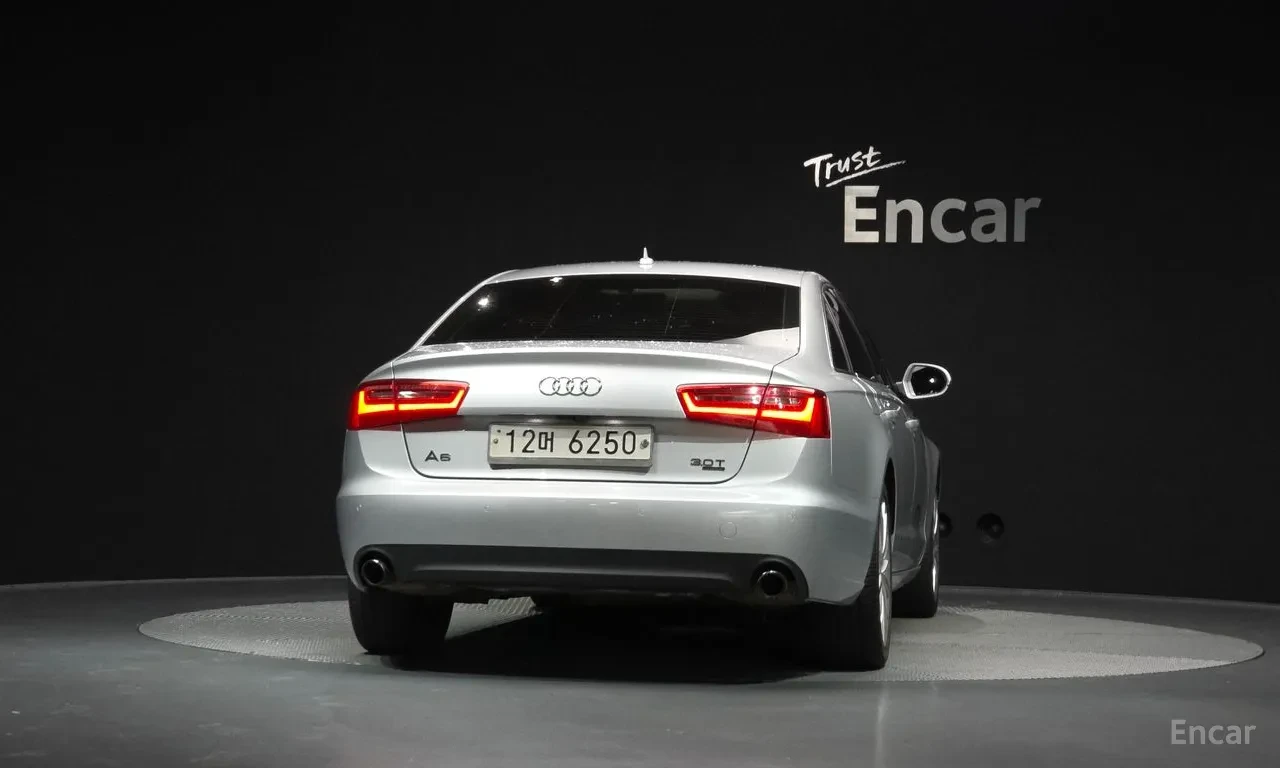 Audi A6 3.0T/ОБДУХ/КАФЯВА КОЖА/HUD/ПАНО, снимка 4 - Автомобили и джипове - 56324836