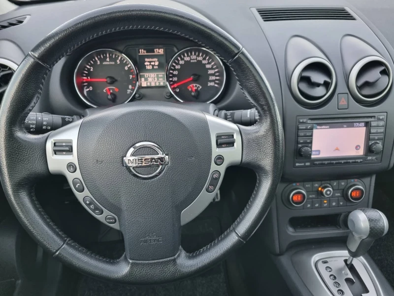 Nissan Qashqai 2.0i ШВЕЙЦАРИЯ, снимка 10 - Автомобили и джипове - 47426742