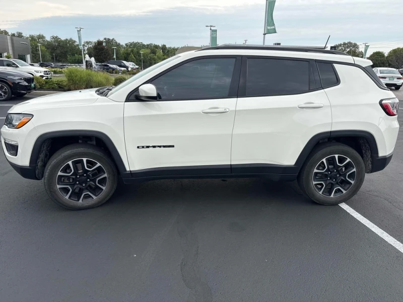 Jeep Compass * Upland Edition * CARFAX * ЦЕНА ДО БГ, снимка 2 - Автомобили и джипове - 53019132