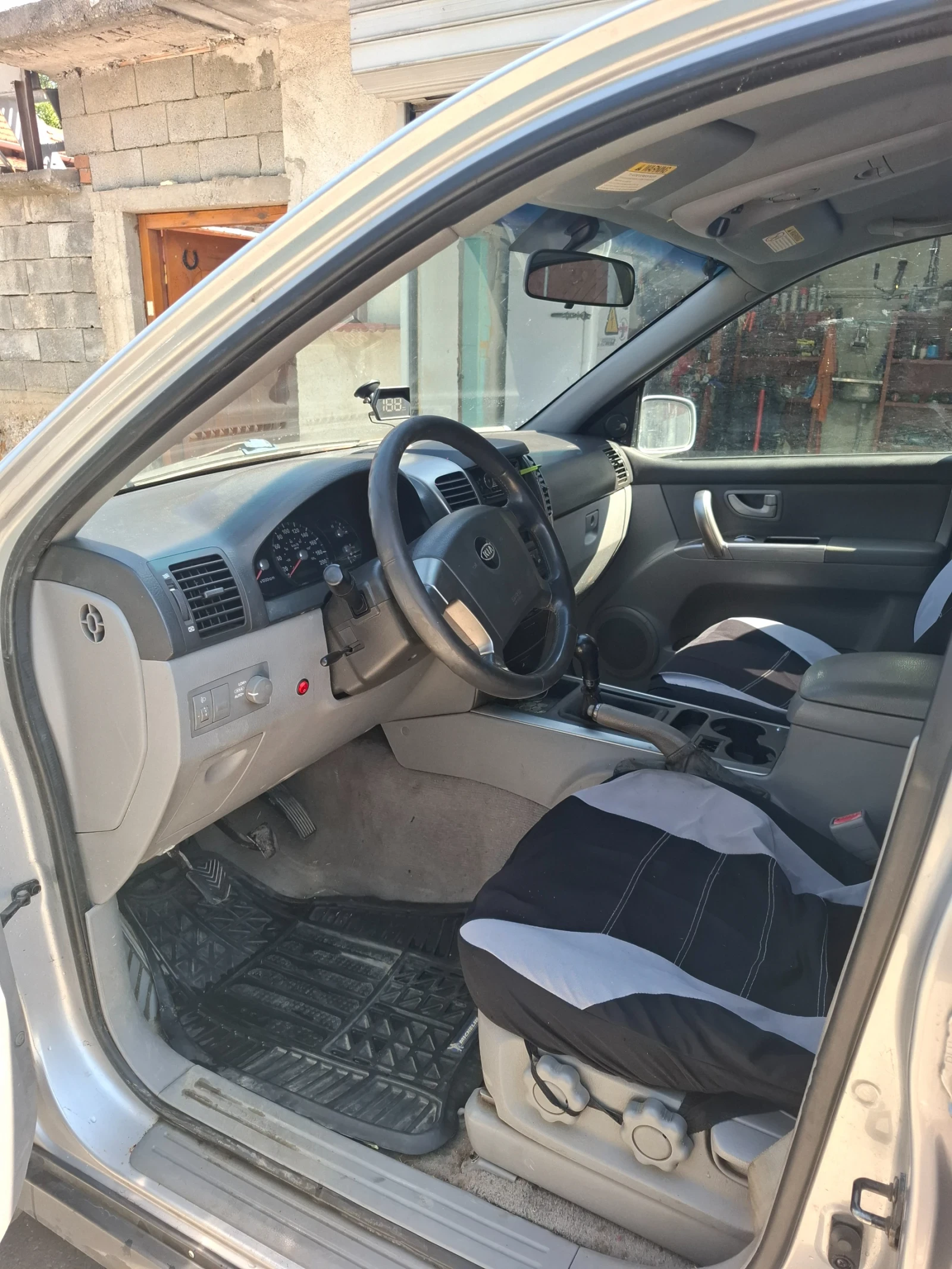 Kia Sorento 2.5 140 повдигнат  и лебедка  - изображение 10