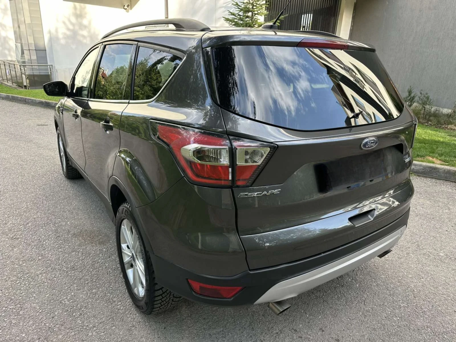 Ford Escape 2.5i / 4X4 / АВТОМАТИК - изображение 5