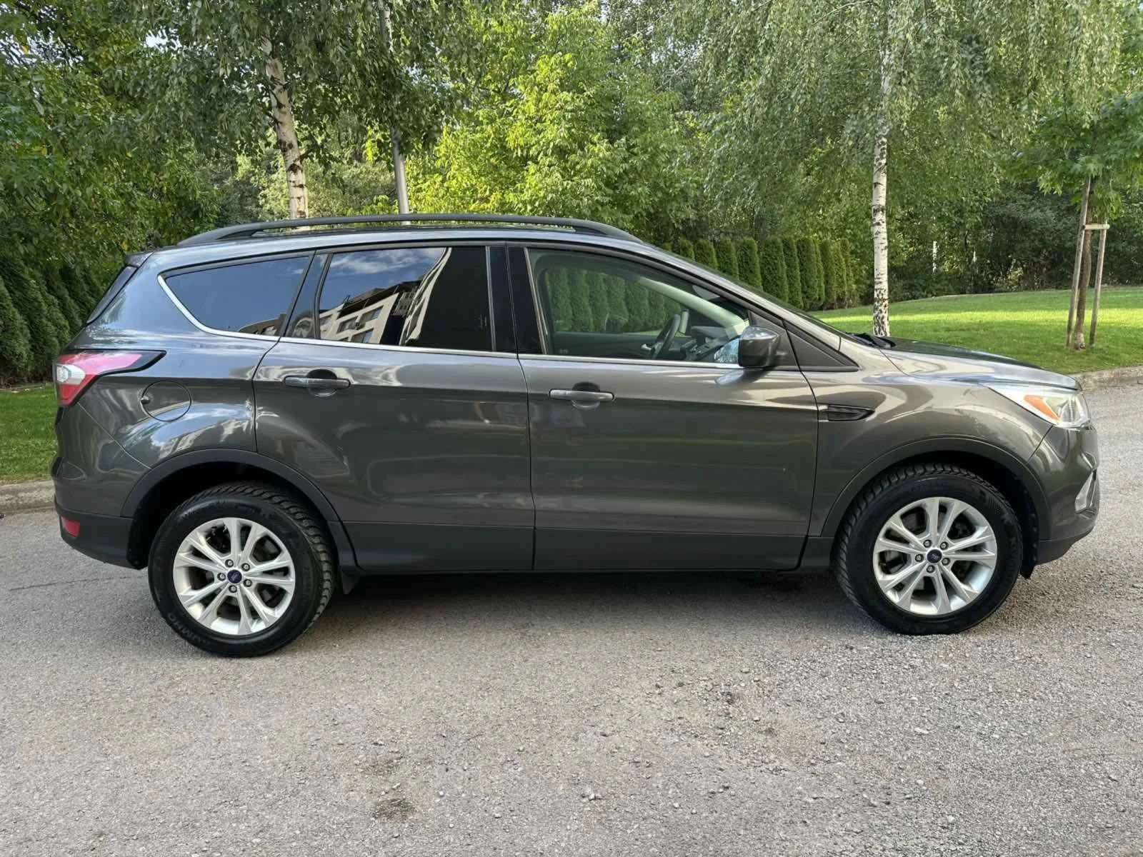 Ford Escape 2.5i / 4X4 / АВТОМАТИК - изображение 8