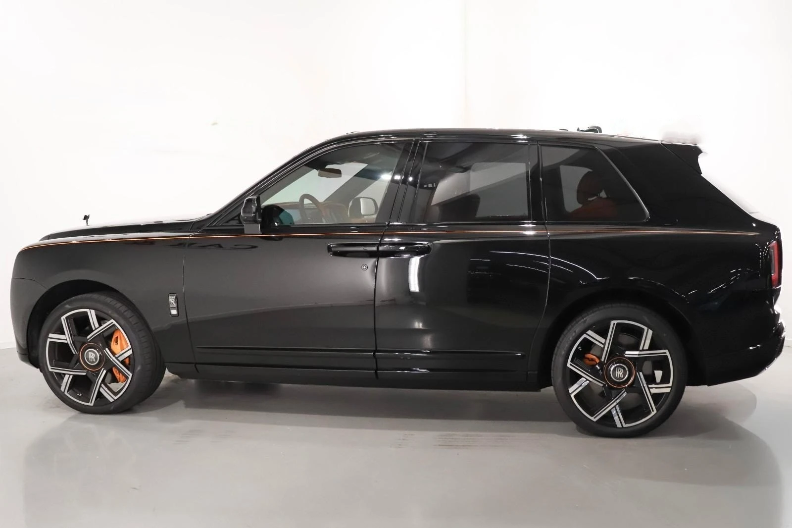 Rolls-Royce Cullinan BLACK BADGE/FACELIFT/BESPOKE/SHOOTING STAR/4-SEATS - изображение 3