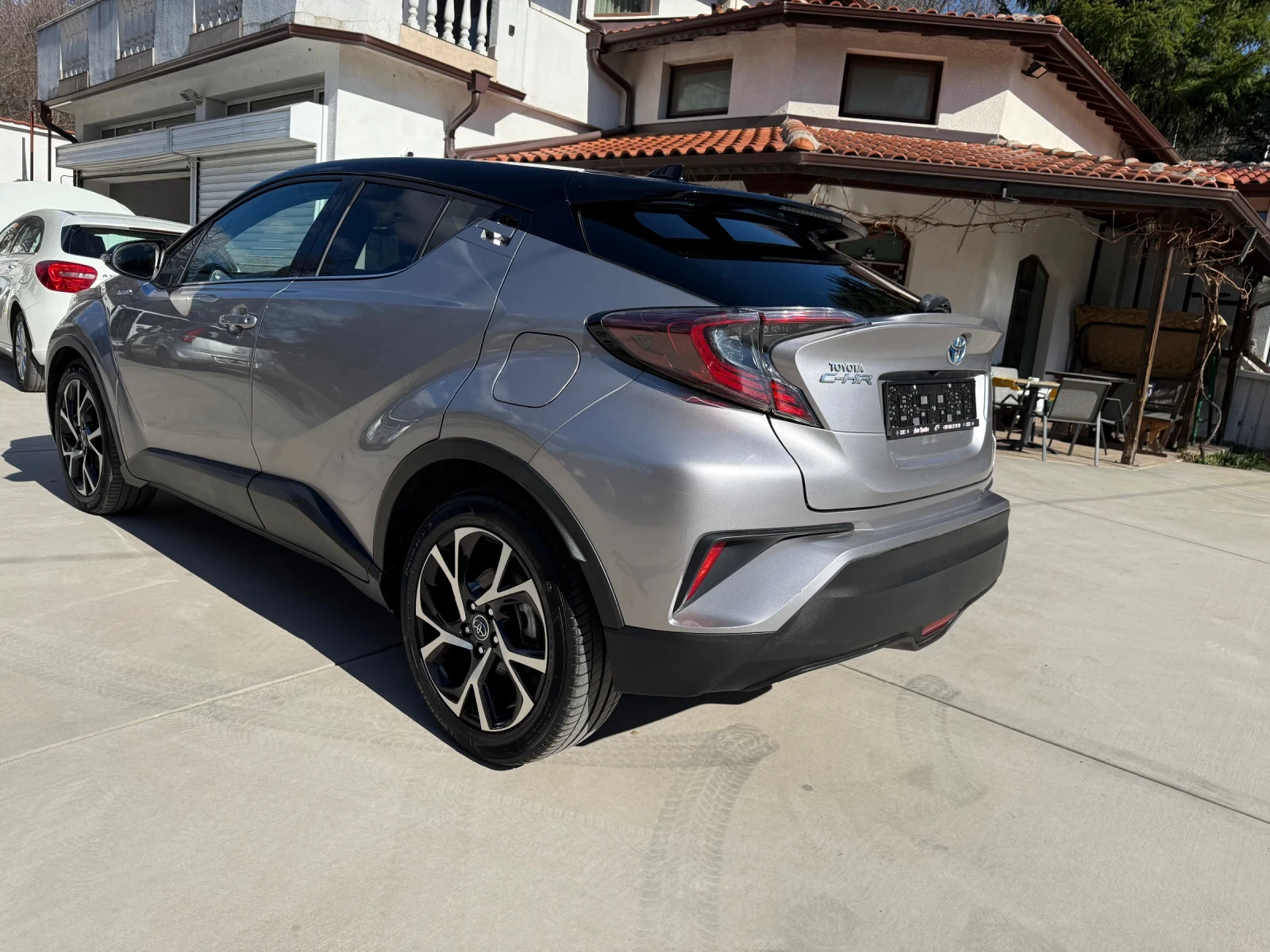 Toyota C-HR 1.8Hybrid* АВТОМАТИК* LED*  - изображение 2