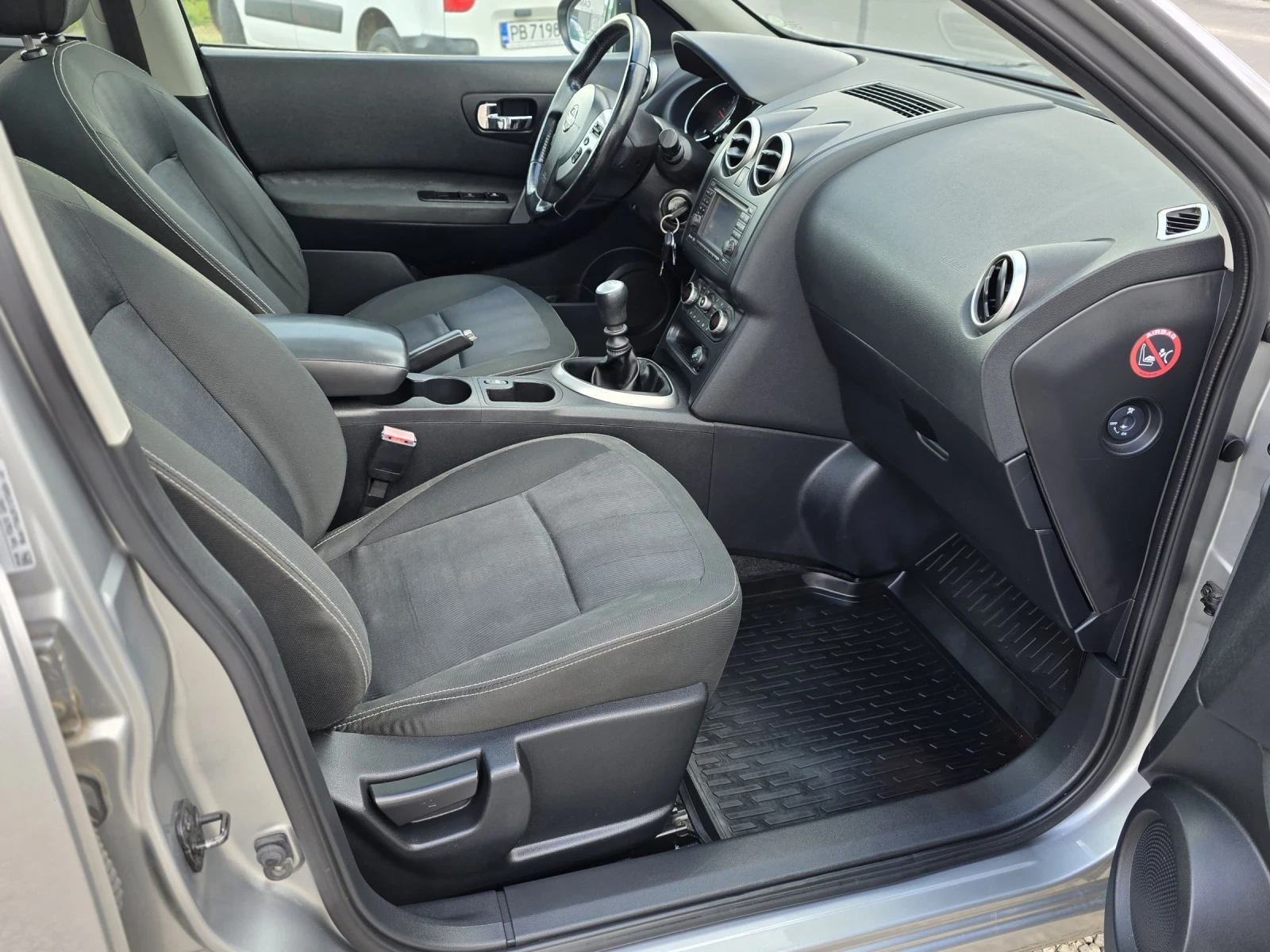 Nissan Qashqai 1.5 dci 110 k.c. N-Tec �������� ������ | Mobile.bg � ����������� 13