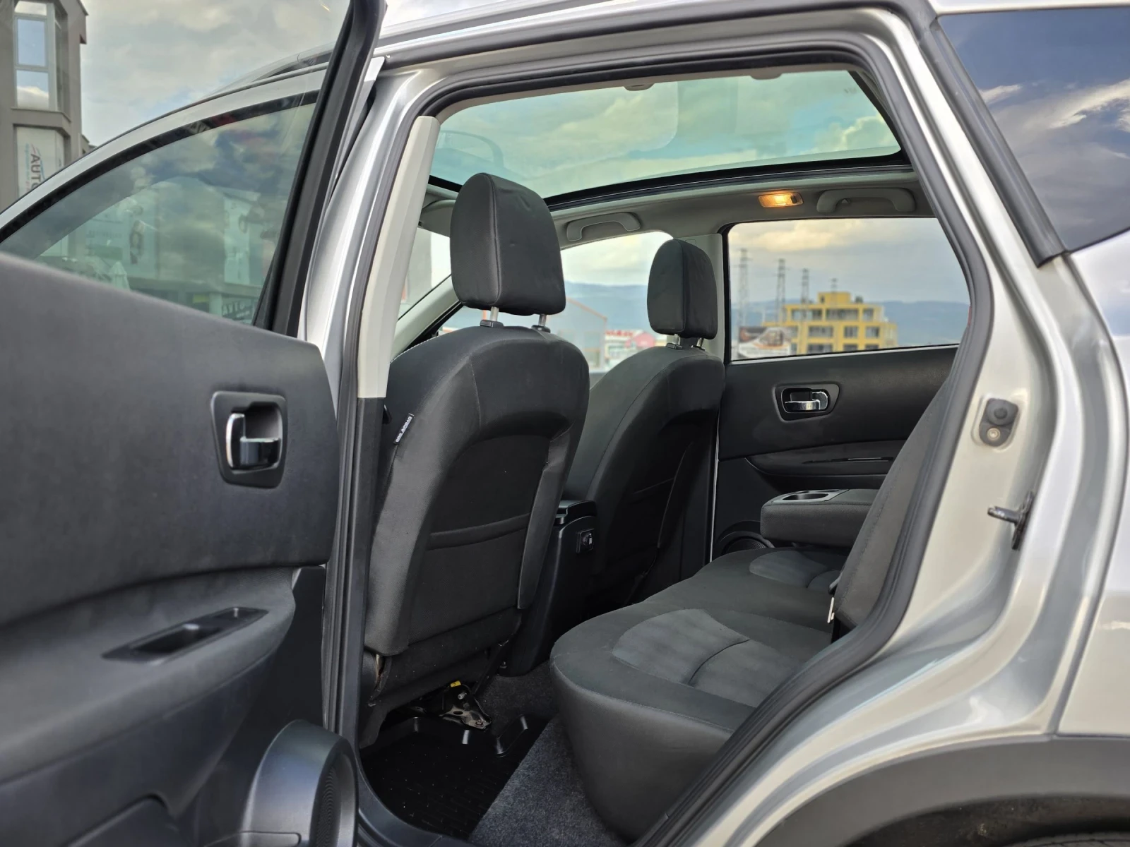 Nissan Qashqai 1.5 dci 110 k.c. N-Tec �������� ������ | Mobile.bg � ����������� 10