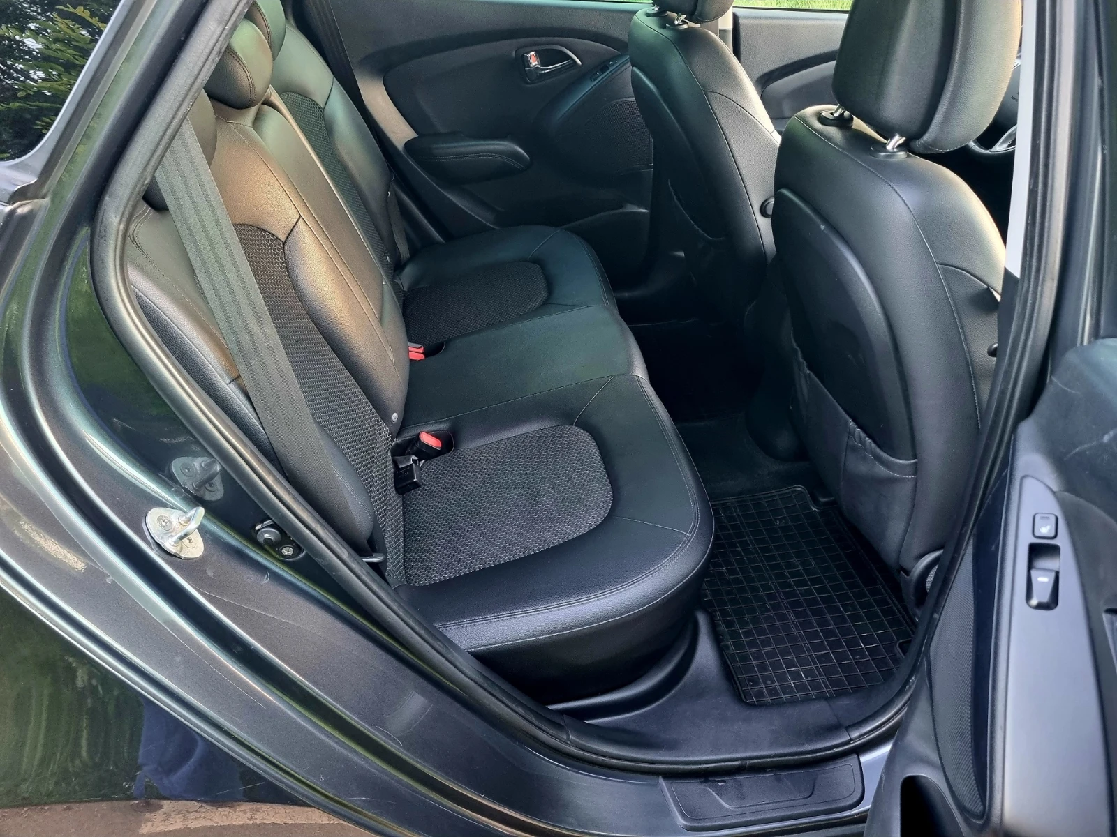 Hyundai IX35 1.6GDI, 135 hp, снимка 13 - Автомобили и джипове - 54685688